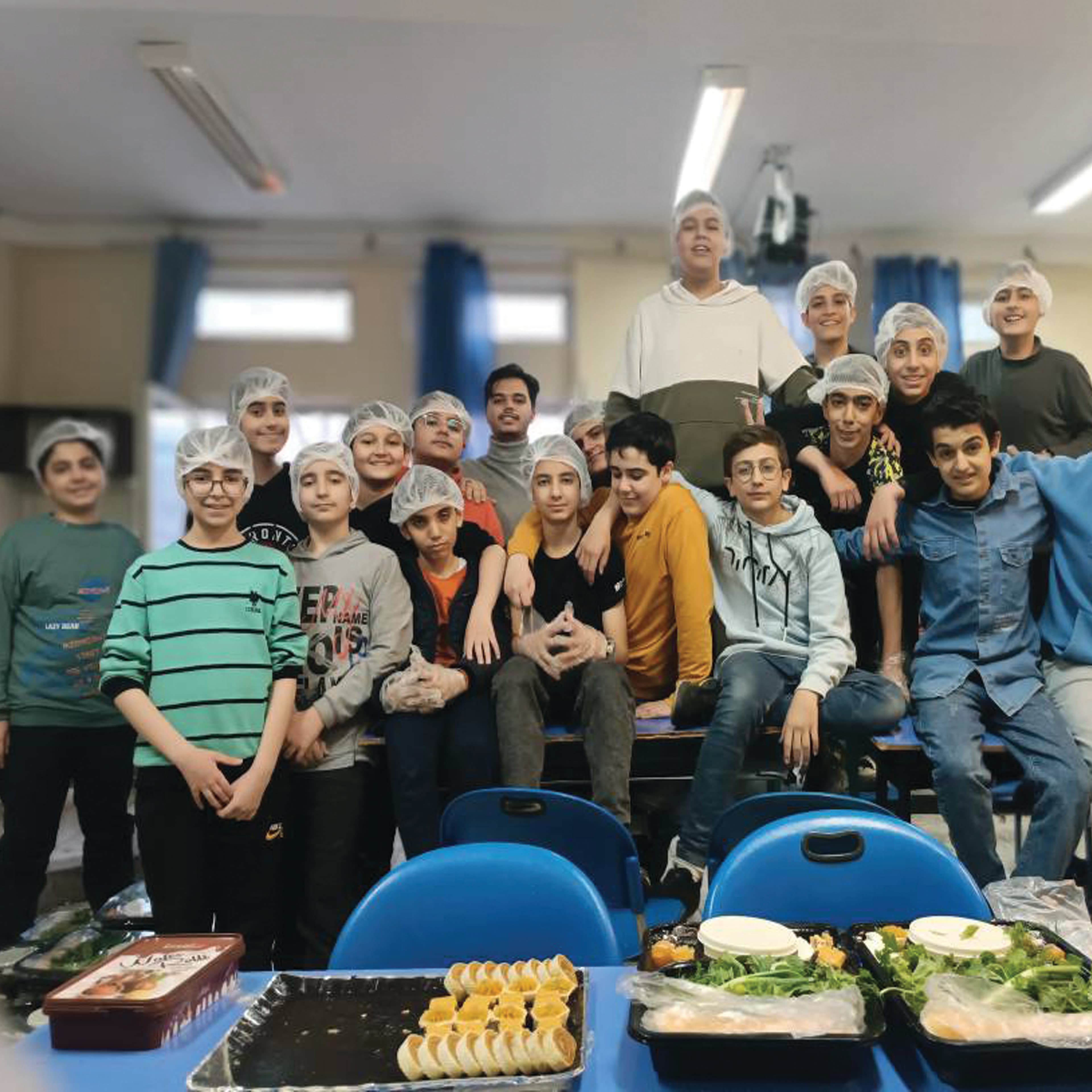 مراسم افطاری دانش آموزان پایه هفتم به همراه دبیران