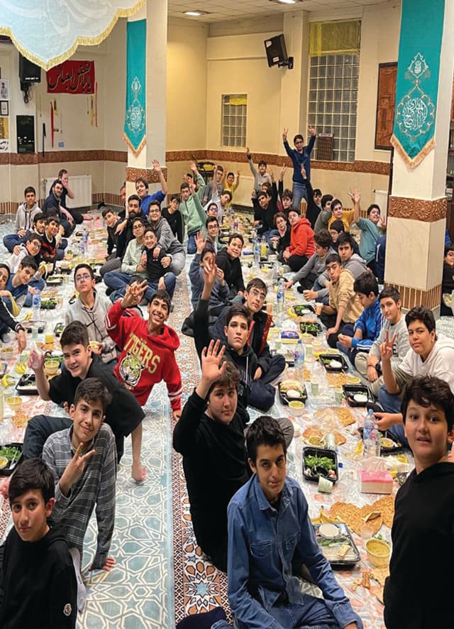 مراسم افطاری دانش آموزان پایه هفتم